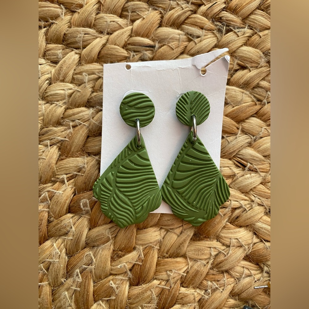 Lot of 4 Pairs Pierced Earrings - Picture 5 of 5